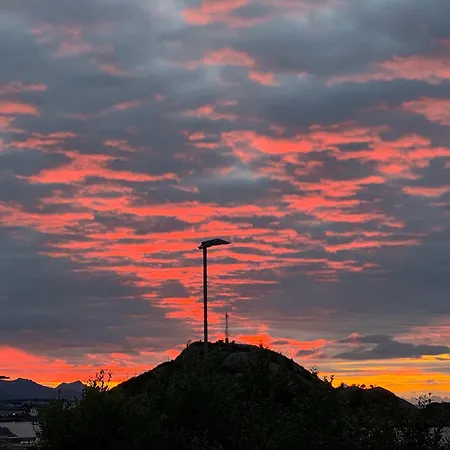 Sophiehuset- Cozy Oceanview Sørvågen