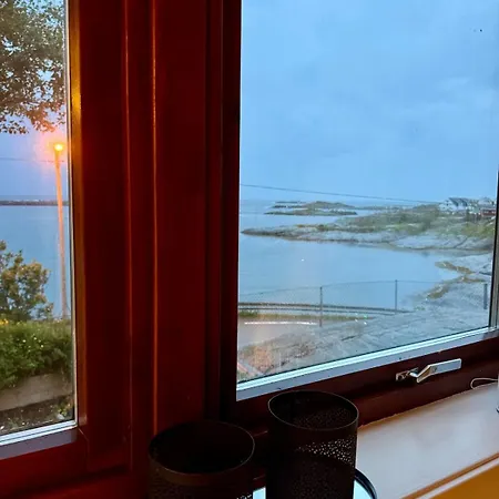 Casa de Férias Sophiehuset- Cozy Oceanview Sørvågen