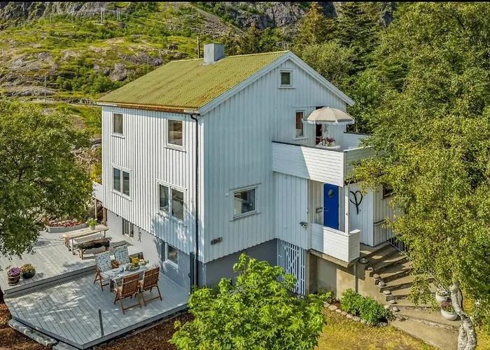 Sophiehuset- Cozy Oceanview * Sørvågen